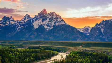 ローリ・ハット 壮大な山々の景色と静寂の世界へ！